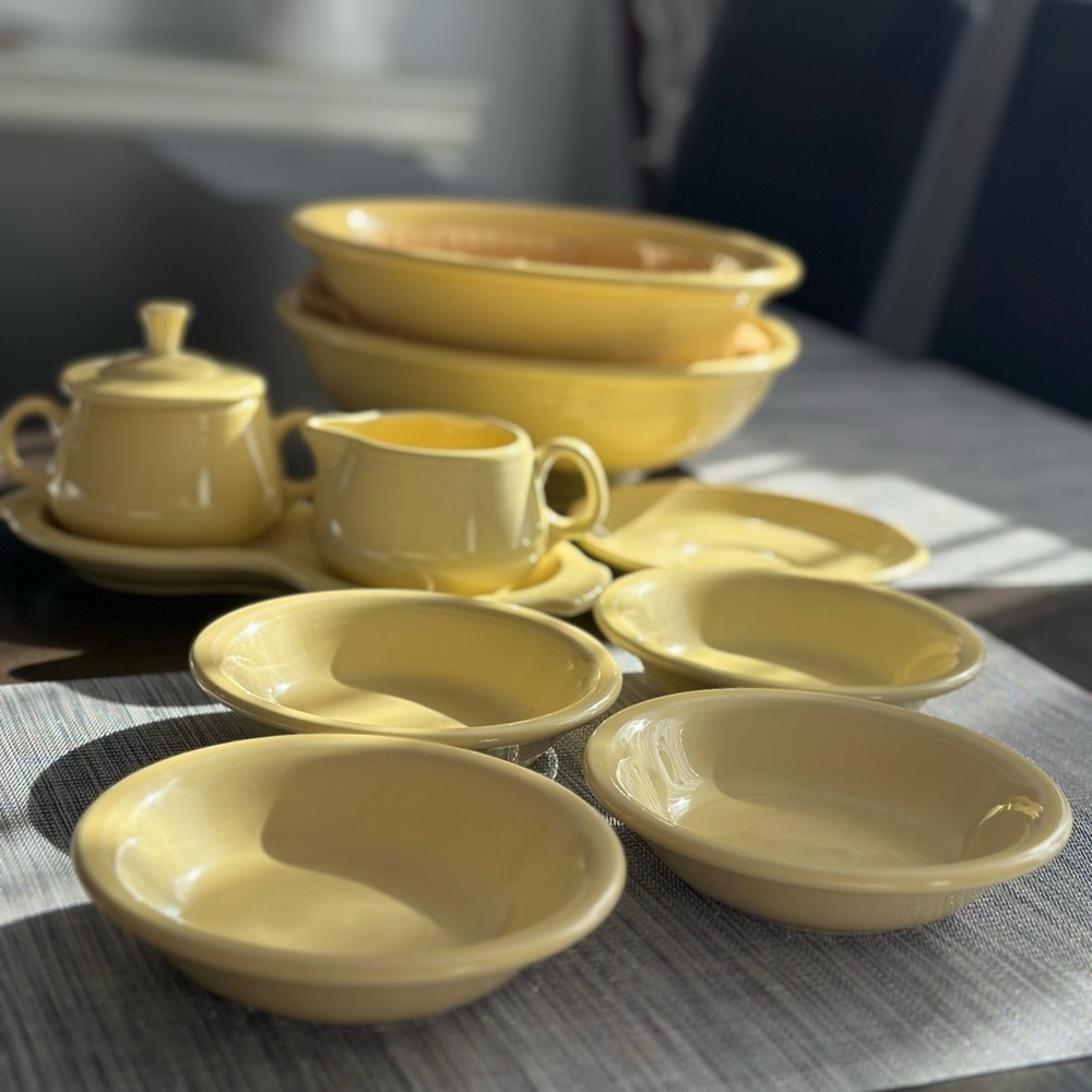 Vintage fiesta Homer Laughlin Set of 4 small plates/bowls